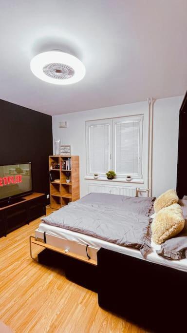Moderny Apartman S Parkovanim Братислава Экстерьер фото