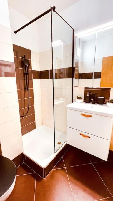 Moderny Apartman S Parkovanim Братислава Экстерьер фото