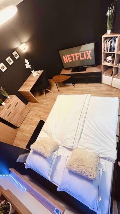 Moderny Apartman S Parkovanim Братислава Экстерьер фото