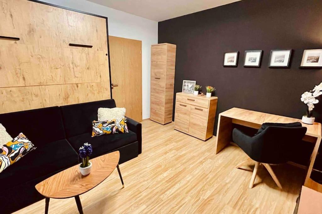 Moderny Apartman S Parkovanim Братислава Экстерьер фото