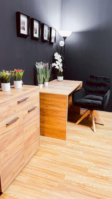 Moderny Apartman S Parkovanim Братислава Экстерьер фото
