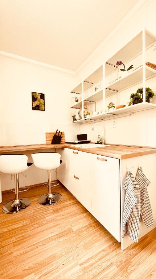 Moderny Apartman S Parkovanim Братислава Экстерьер фото