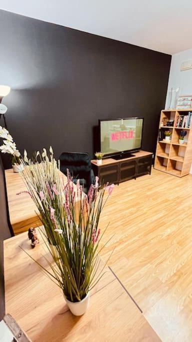 Moderny Apartman S Parkovanim Братислава Экстерьер фото