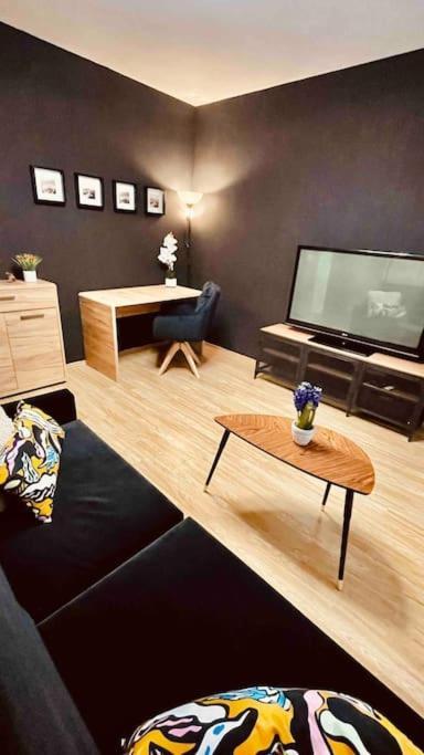 Moderny Apartman S Parkovanim Братислава Экстерьер фото
